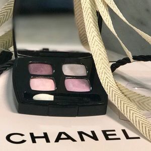 Used quadra eyeshadow in stage light